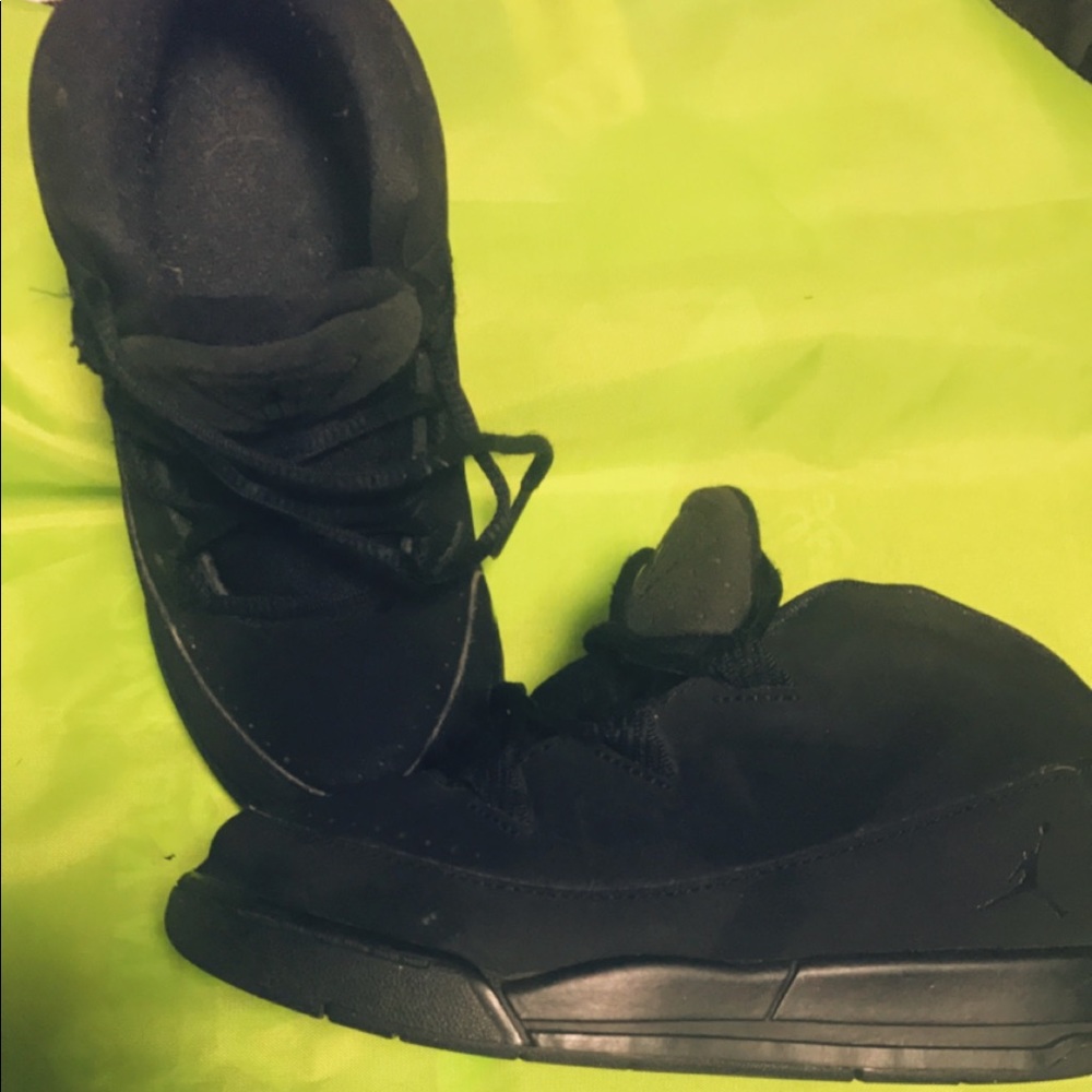 Jordan black toddler gym shoe